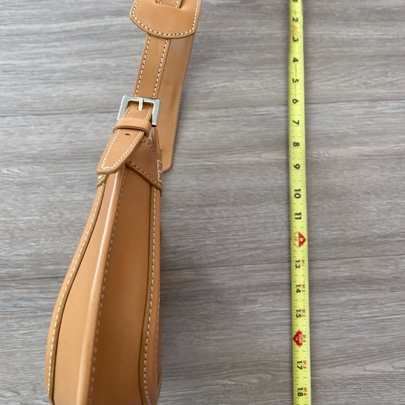 *NEW* Tod’s leather handbag - Picture 10 of 14